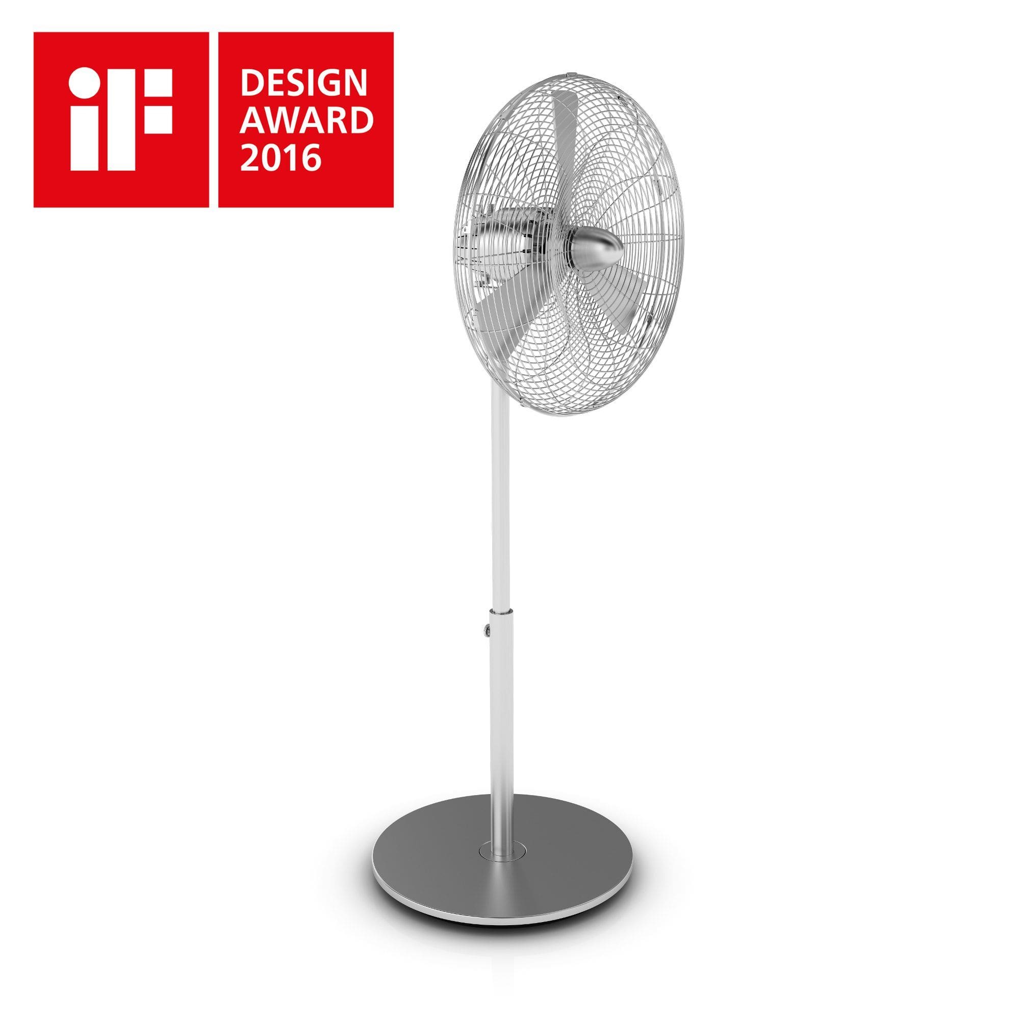 Design Award Gewinner Standventilator Charly von Stadler Form mit Schwenkfunktion und eleganter Silberoptik, demonstriert hohe Leistung und Stil.