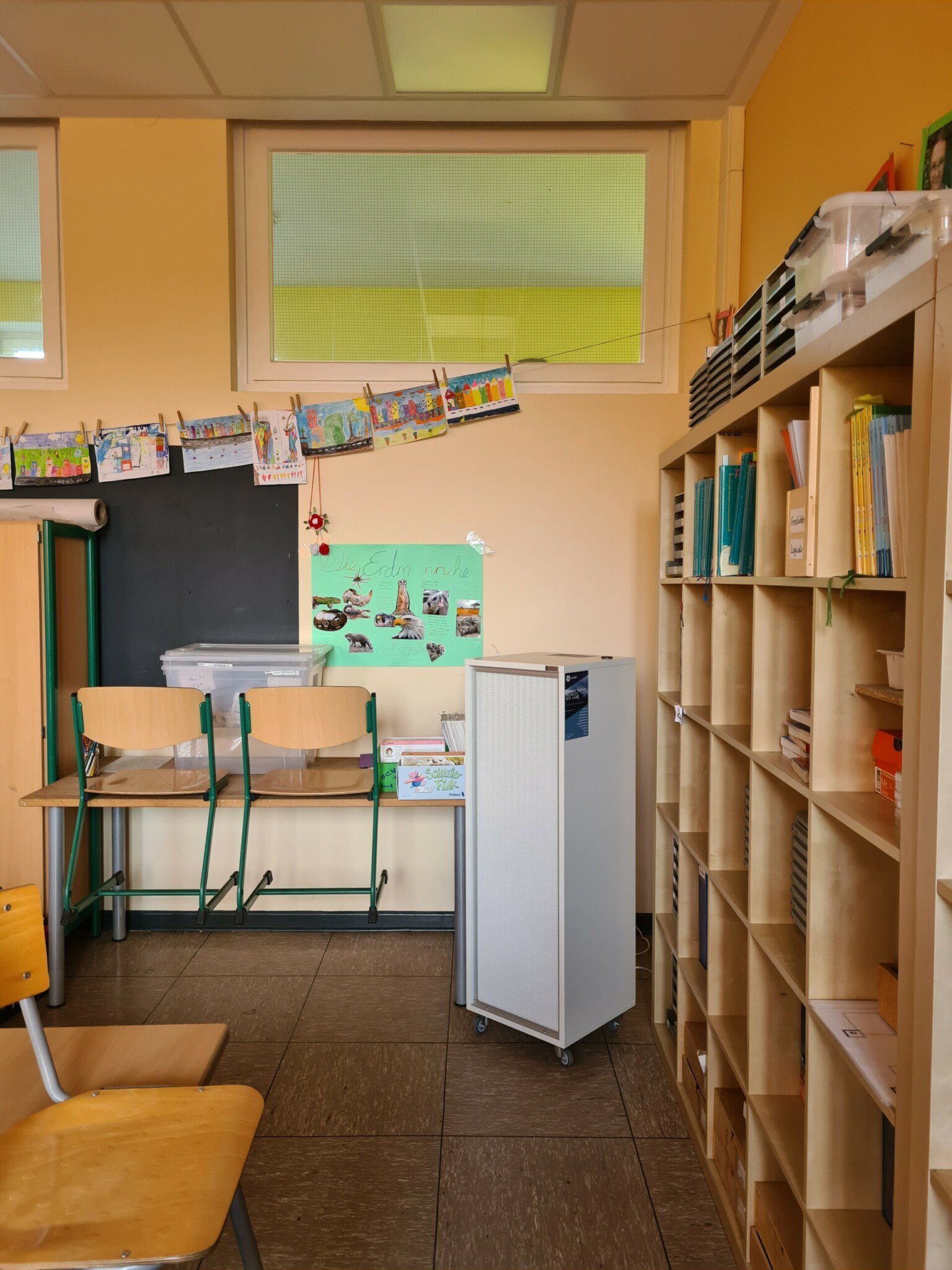 Benchalist AIR CLEANER COMPACT Luftreiniger in Schule