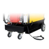 Externer Tank: Roter und gelber Tank auf Rollen. Schwarzer Rahmen mit Kabel. Mobiler Tank für industrielle Anwendungen.