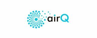 AirQ Logo: Spirale aus blauen Punkten, die sich in den Schriftzug airQ auflöst. Modernes Design für Luftqualität.
