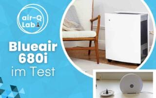 air-Q Lab Test: Blueair Classic 680i Luftreiniger im Test. Das Bild zeigt den Luftreiniger neben einem Stuhl und einen air-Q Sensor.