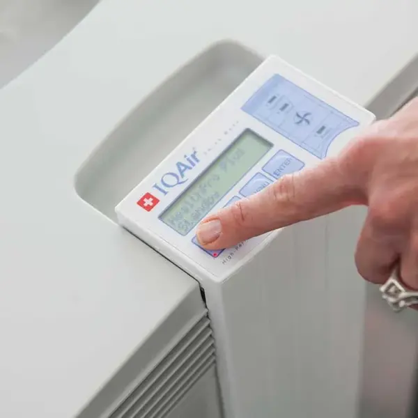 Deal des Monats - Luftreiniger HEPA u. Aktivkohle + Geschenk (Design Hygrometer) - IQAir HealthPro 250 NE + Hygrometer Selina – Stadler Form – Bild 4
