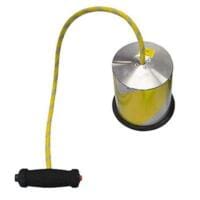 LD6000 BMW Bodenmikrofon, windgeschützt. Silbernes Gehäuse mit gelbem Kabel und schwarzem Griff. Ideal für BMW-Fahrzeugdiagnose.