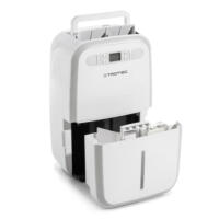 Weißer Luftentfeuchter TTK 95 E von Trotec mit herausgezogenem Wasserbehälter. Ideal zur Reduzierung der Luftfeuchtigkeit in Räumen.