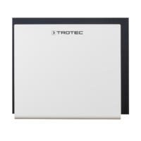 Weißer Trotec Luftentfeuchter DH 30 VPR vor dunklem Hintergrund. Ideal zur Feuchtigkeitsregulierung und Schimmelprävention. Produktbild 3.