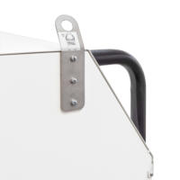 Detailaufnahme eines Kranösen-Sens für PortaTemp, befestigt mit drei Schrauben an einem weißen Gehäuse, daneben ein schwarzer Griff. Bild 2.