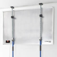 Infrarotheizung TIH 900 S: Heizplatte montiert mit Teleskopstangen. Effiziente Infrarot-Wärme für Ihr Zuhause oder Büro. Trotec Heizung.