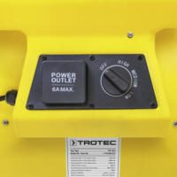 Detailansicht Turbolüfter TFV 30 S: Bedienfeld mit Leistungsstufen (Off, Low, Medium, High) und Steckdose (6A max.) für optimale Luftzirkulation.