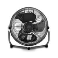 Nahaufnahme des schwarzen Bodenventilators TVM 10. Das Design ist robust, ideal für die Kühlung. Bodenventilator für optimalen Luftstrom.