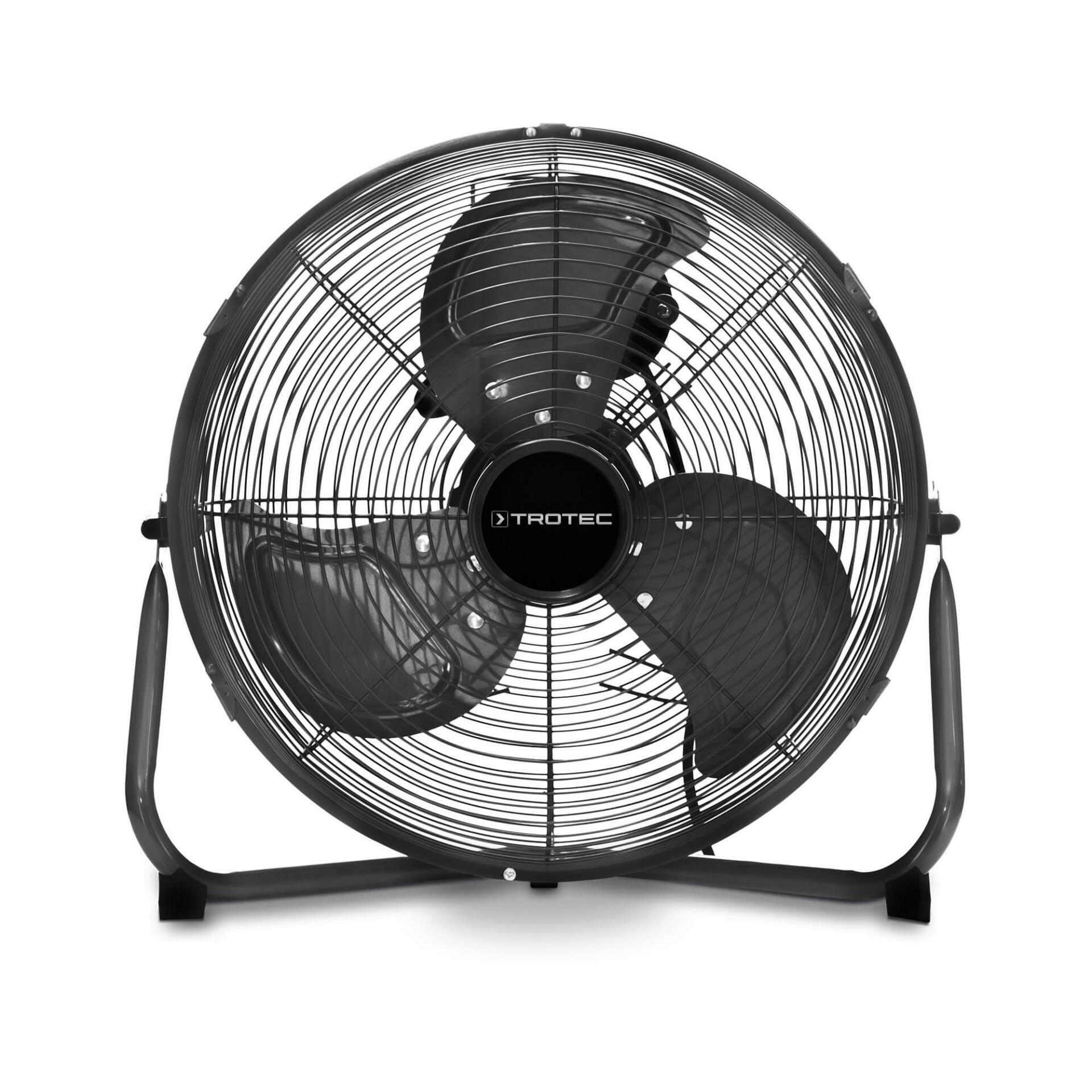Schwarzer Trotec Bodenventilator TVM 15: Robuster Ventilator mit drei Flügeln und Gitter für optimale Luftzirkulation. Ideal für Zuhause und Büro.