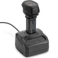 Thermo-Ladegerät IC200/IC300 im Detail: Das Ladegerät in Schwarz lädt Akkus effizient. Ideal für Thermogeräte. Bild zeigt Ladevorgang.