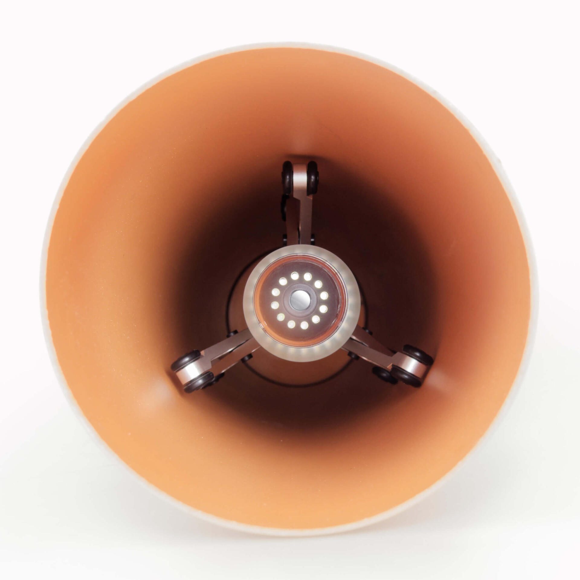 Rohrkamera Zentrierhilfe VSP-CD-60-200: Detailaufnahme der Kamera mit Zentrierhilfe in einem Rohr. Optimale Ausrichtung für Inspektionen.