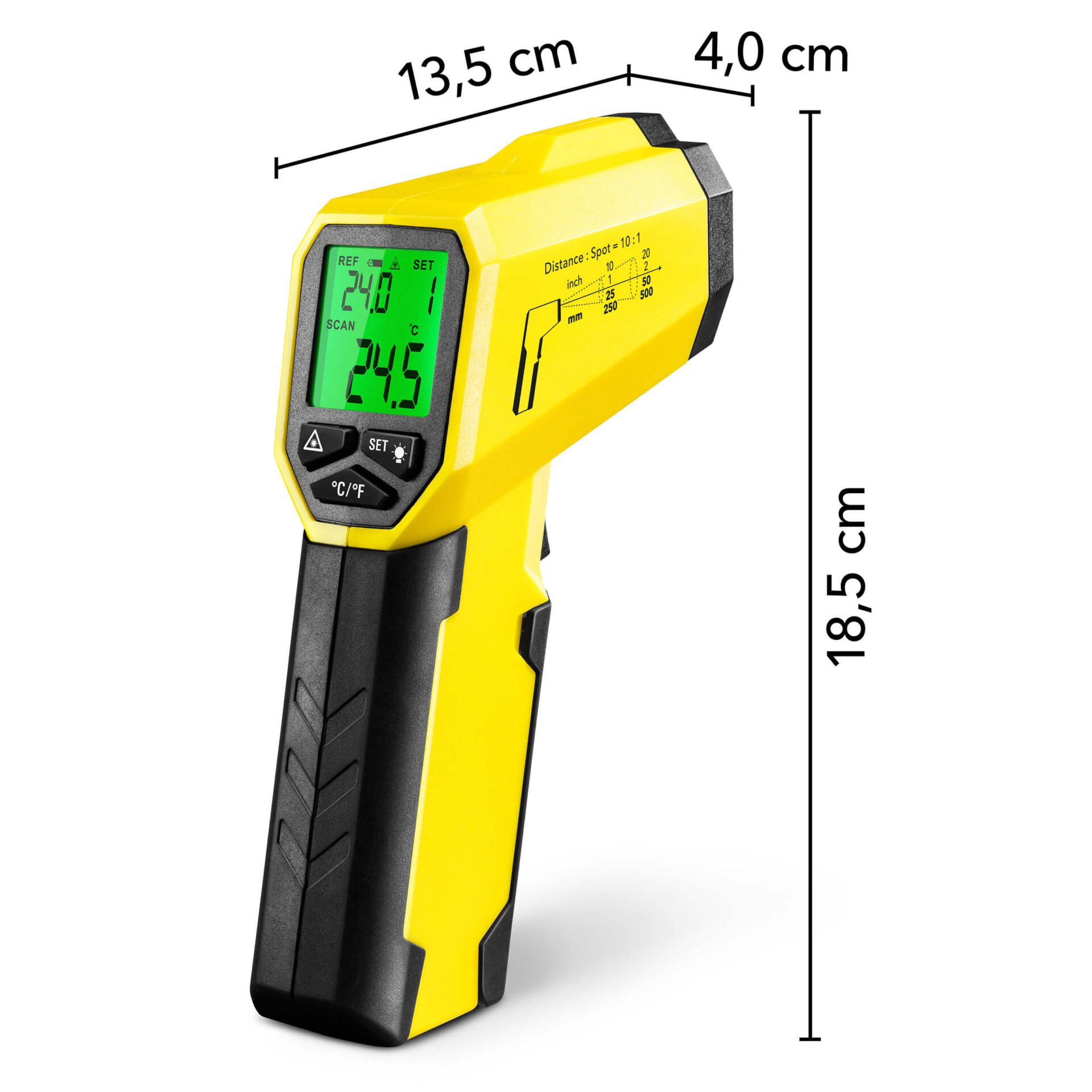 Gelbes Infrarot-Thermometer BP17 mit Maßen 13,5 cm, 4,0 cm und 18,5 cm. Das Pyrometer zeigt 24,0 °C REF und 24,5 °C SCAN auf dem Display an.
