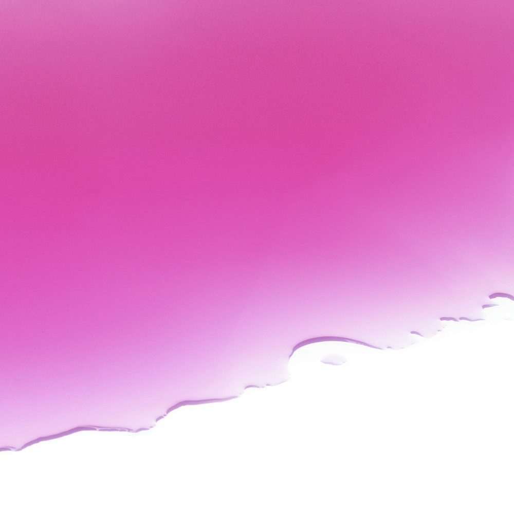 Natürliches Farbmittel Rot PureRubin: Detailaufnahme der Textur, die die lebendige Farbe und die feine Beschaffenheit des 200-g-Produkts hervorhebt.