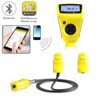 Schichtdickenmessgerät BB30: Gelbes Messgerät mit Display (76.4 µm), Bluetooth-Symbol und Smartphone-Integration. Präzise Messung, mobil