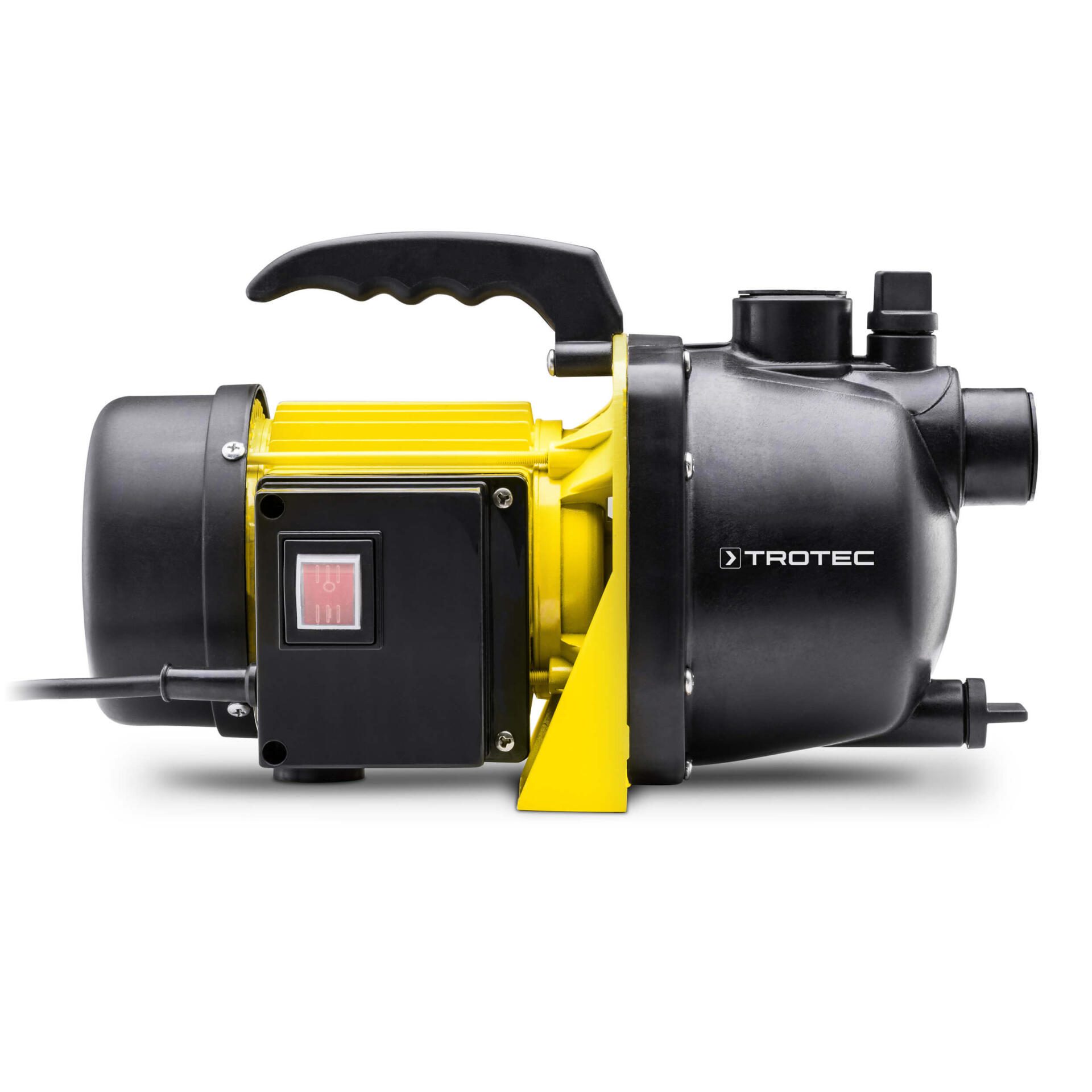 Trotec Gartenpumpe TGP 1000 E: Schwarze und gelbe Gartenpumpe mit Tragegriff, ideal für Bewässerung und Wasserförderung im Garten.