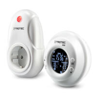 Funk Thermostat BN35 von Trotec mit Zeitschaltuhr. Detailaufnahme des weißen Geräts mit Display und Steckdose für präzise Temperaturregelung.