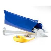 Aufbewahrungstasche für Tellerheringe mit Heringen, gelbem Gurt und Magnet. Ideal zur sicheren Lagerung und Transport von Campingzubehör. 123 Zeichen