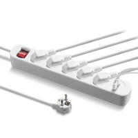 Weiße Steckdosenleiste PVH5 mit 2 USB-Ladebuchsen. Fünf Stecker sind eingesteckt. Ideal für Büro und Zuhause zur Stromverteilung. Top Qualität!
