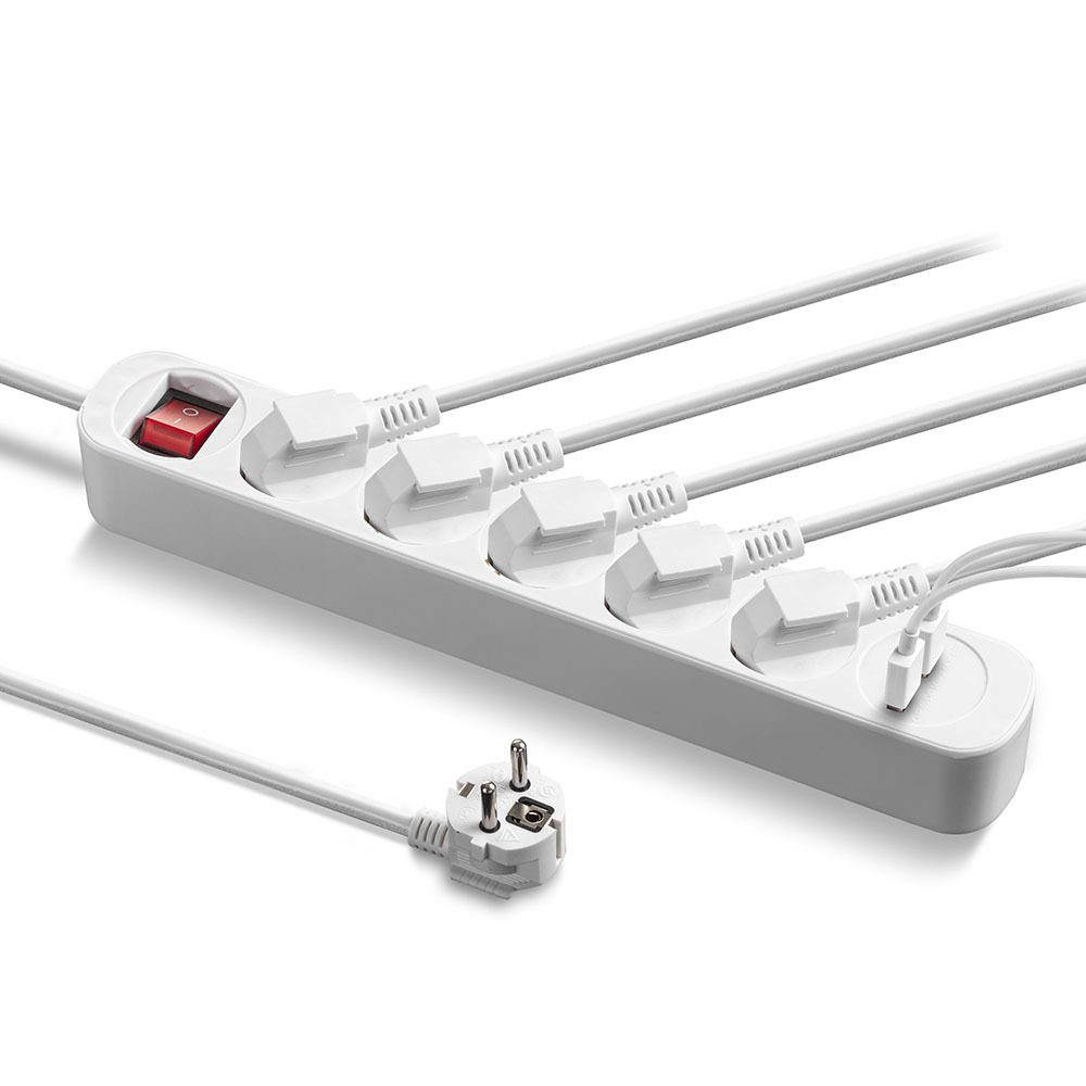 Weiße Steckdosenleiste PVH5 mit 2 USB-Ladebuchsen. Fünf Stecker sind eingesteckt. Ideal für Büro und Zuhause zur Stromverteilung. Top Qualität!